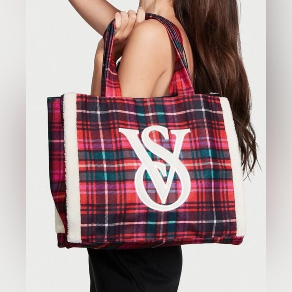 💋 Victoria's Secret - Plaid Soft Tote